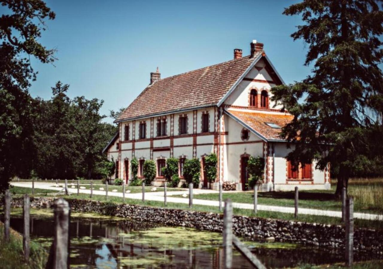 فيلا Domaine De La Trigaliere Ambillou المظهر الخارجي الصورة